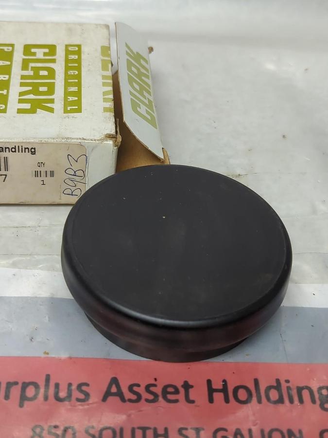CLARK,2106447,HUB CAP NOS