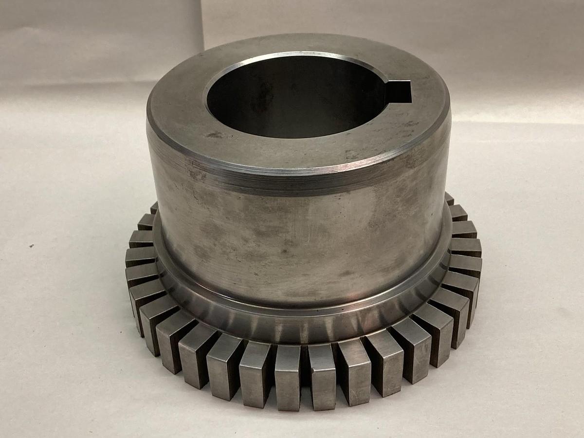 Used Falk,HUB 90T 2.8750,Steelflex Coupling 3 Inch Bore 710931