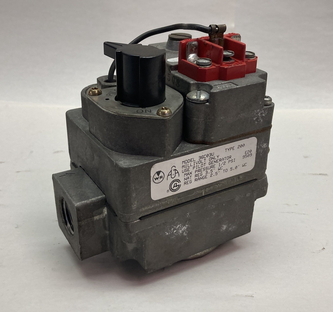 Used White-Rodgers,36C03U,Universal Gas Valve Replacement Type 200 1/2 PSI