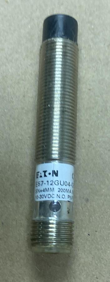 Used EATON,E57-12GU04-GDB,PROXIMITY SWITCH