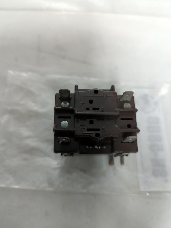 Used HONEYWELL,R4222A 1001,GENERAL PURPOSE RELAY 120V 50/60HZ PRE-OWNED