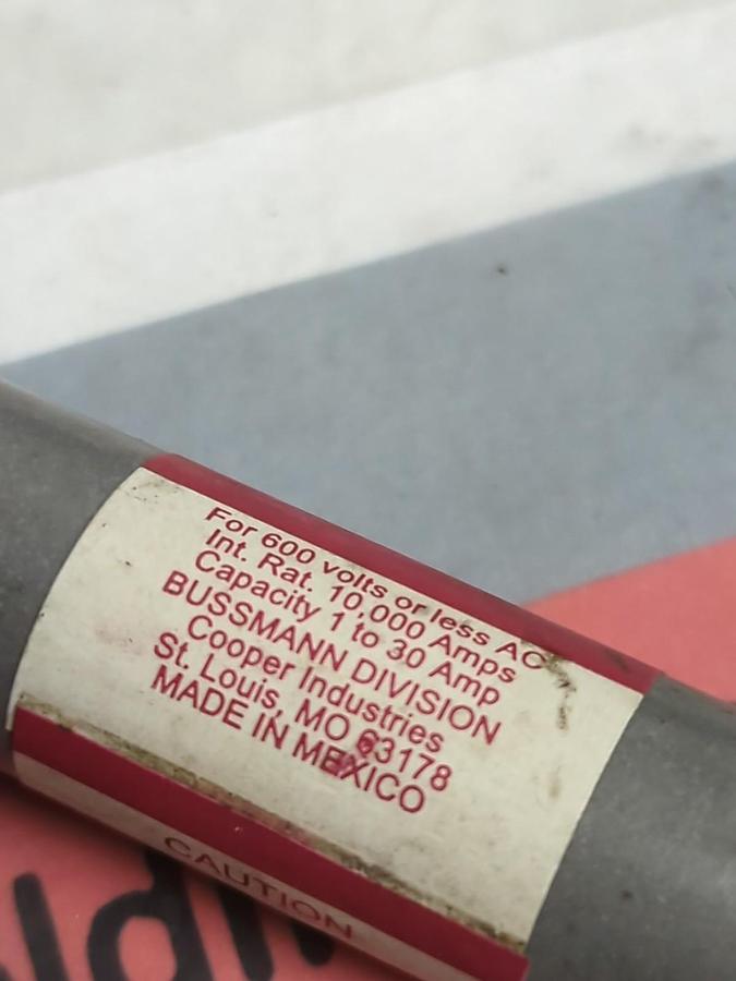 COOPER BUSSMANN,RES-3,RENEWABLE FUSE 3 AMP LOT OF 11 PRE-OWNED