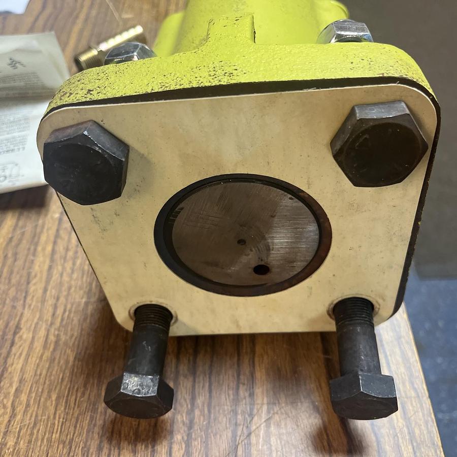 CLEVELAND VIBRATOR,1350-VM,PNEUMATIC VIBRATOR