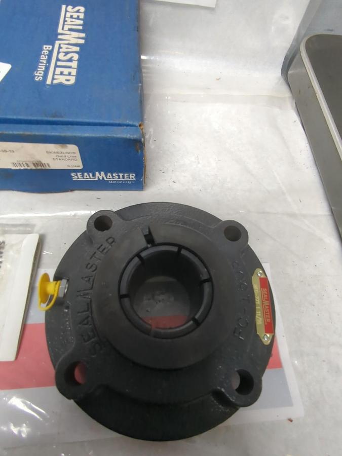 SEALMASTER,MFC-27T,ROUND FLANGE 4-BOLT BEARING 1-11/16 IN BORE SKWEZLOC COLLAR