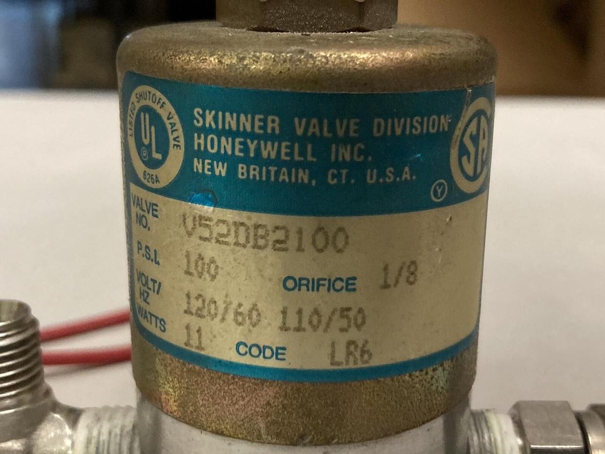 Used Skinner,V52DB2100,Solenoid Valve 11W 100PSI