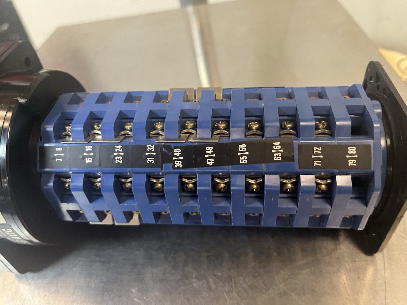 KRAUS NAIMER,A11C,COMPACT CAM-OPERATED ROTARY CONTROL SWITCH