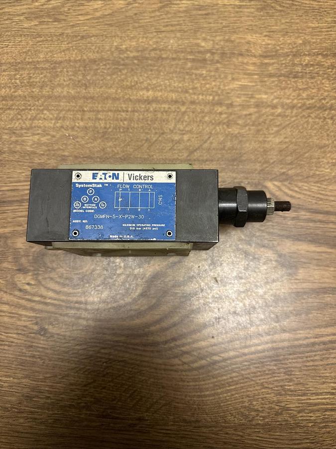 Eaton Vickers,DGMFN-5-X-P2W-30,Flow Control Valve