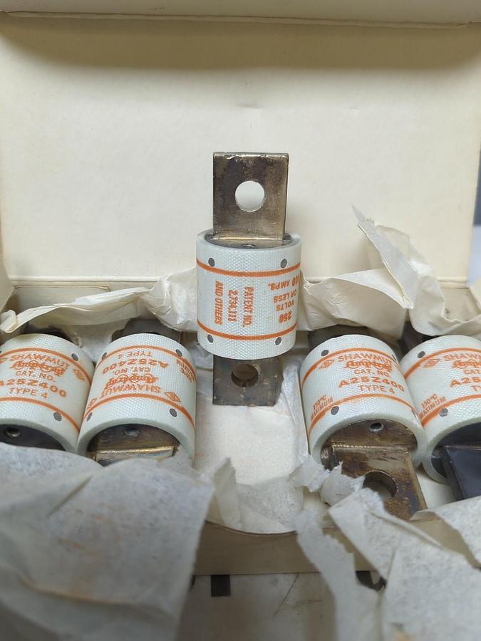 GOULD SHAWMUT,A25Z400,AMP-TRAP FUSE TYPE-4 400 AMP 250V BOX OF 5 NOS