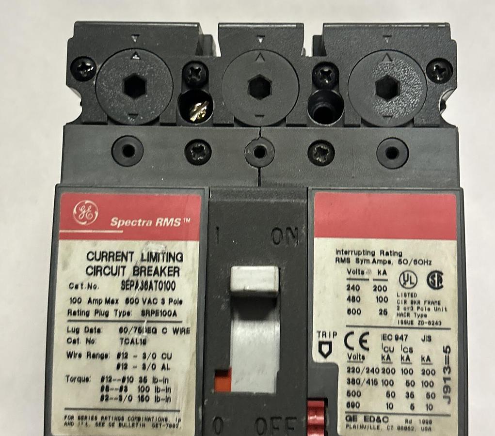 Used GENERAL ELECTRIC,CR2940UA200R,CIRCUIT BREAKER 100A 600V 3P