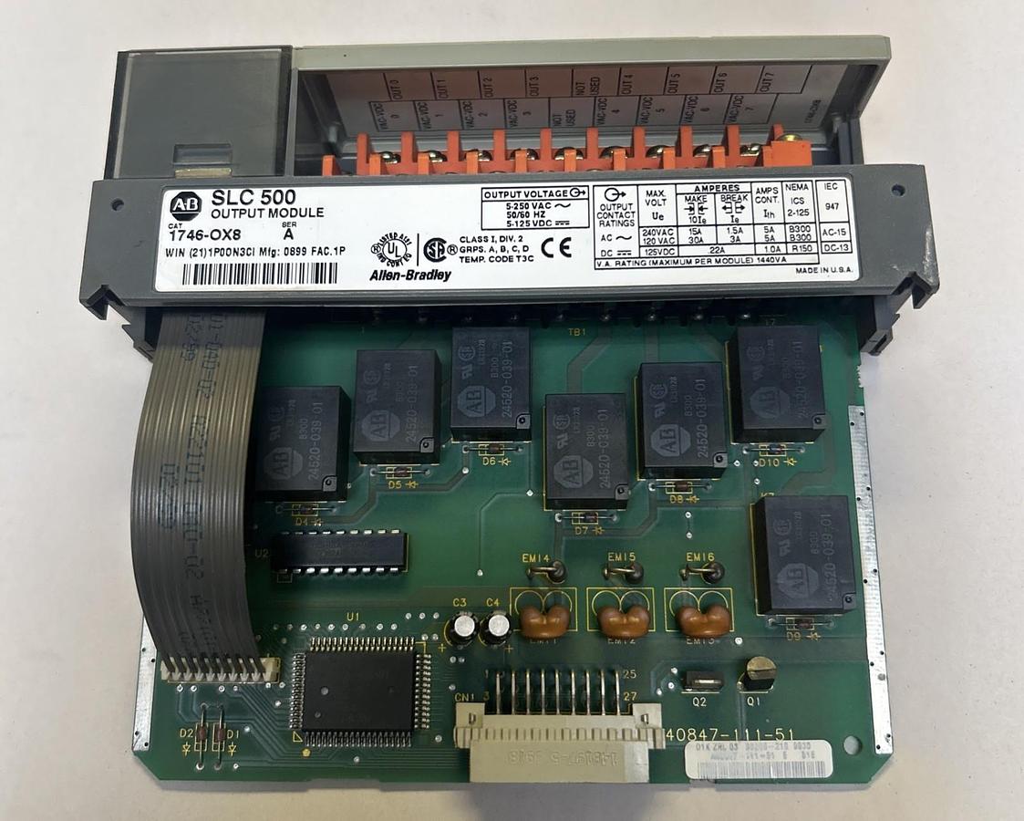 Used ALLEN BRADLEY,1746-OX8,SLC500 OUTPUT MODULE