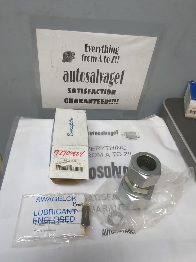 SWAGELOK,S-2000-R-24,TUBE FITTING REDUCER 1-1/2 IN X 1-1/4 IN NEW