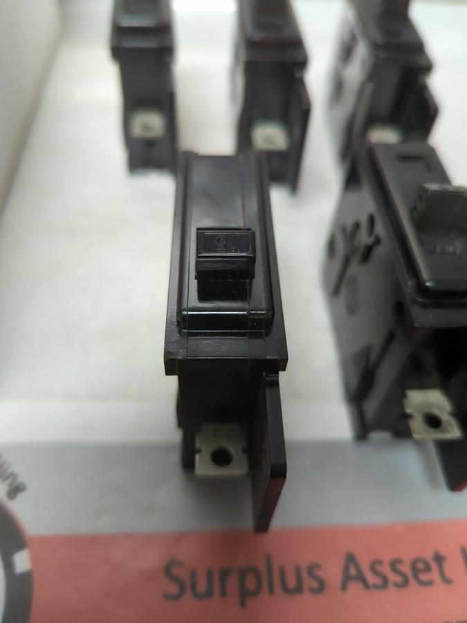 Used SIEMENS,BQ1B015,CIRCUIT BREAKER 1-POLE 15 AMP LOT OF 6 PRE-OWNED