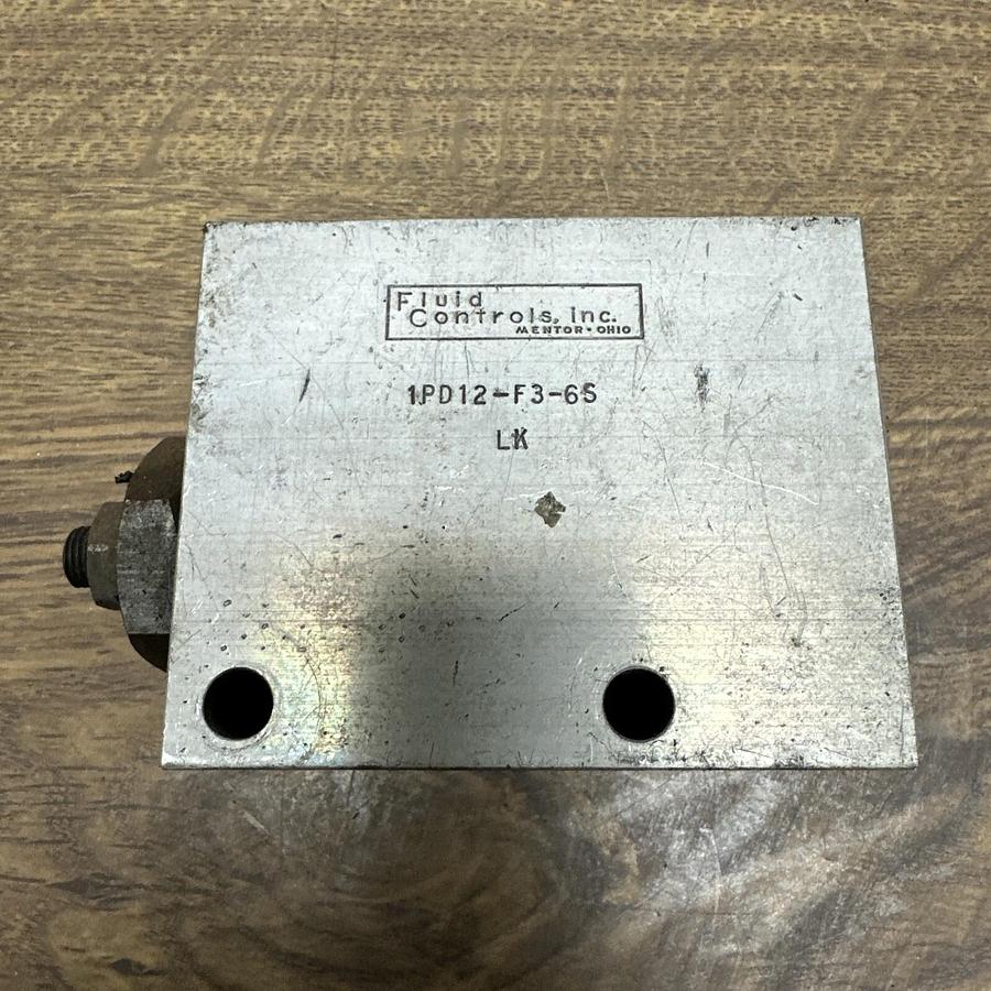 Used Fluid Controls,1PD12-F3-6S,Regulating Fluid Pressure Valve