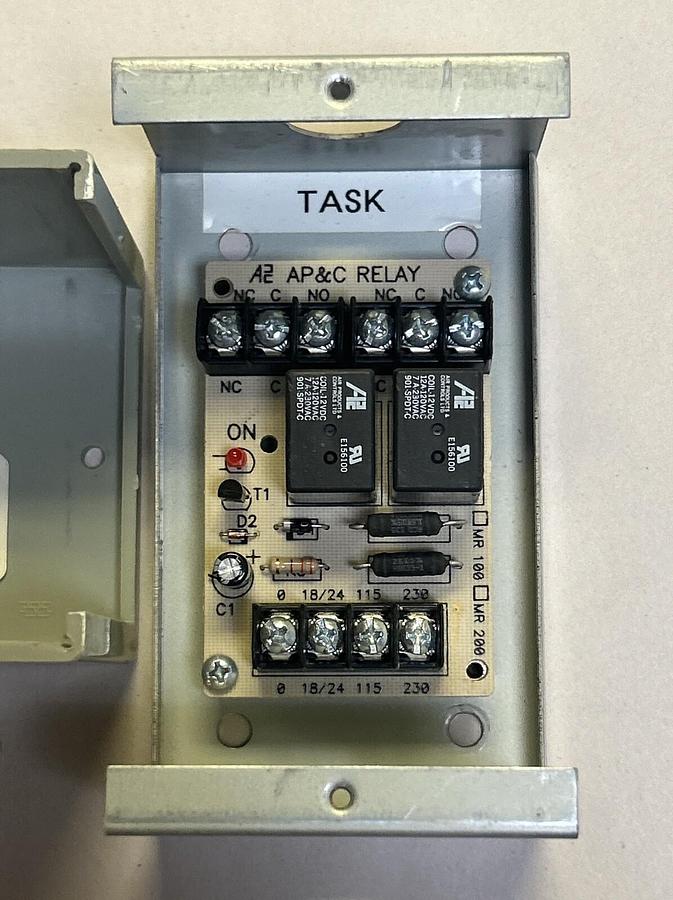 Used AIR PRODUCTS & CONTROLS,MR-201/C,MULTI VOLTAGE CONTROL RELAY