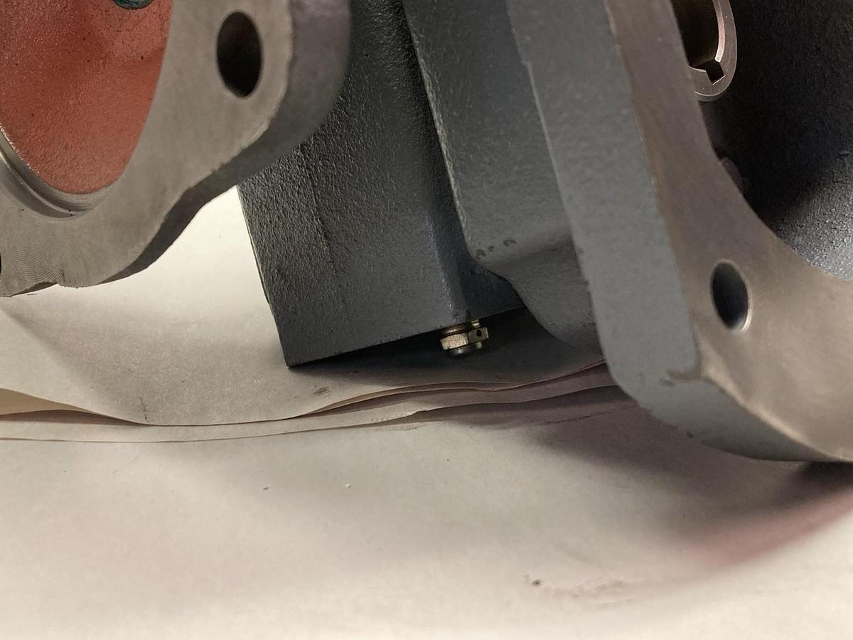 Hub City,0220-60555-186,Gear Reducer Model 186 Ratio 20:1 Style R