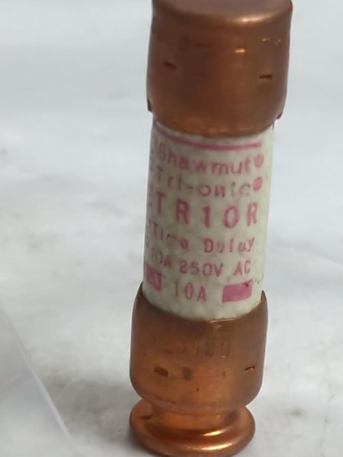 Used GOULD SHAWMUT,TR10R,TRI-ONIC 10 AMP FUSE LOT OF 2 PRE-OWNED