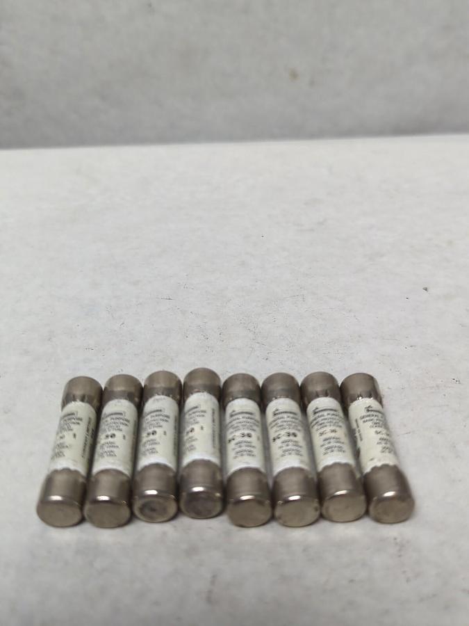 Used COOPER BUSSMANN,SC-30,GENERAL PURPOSE 30 AMP FUSE LOT OF 8 PRE-OWNED