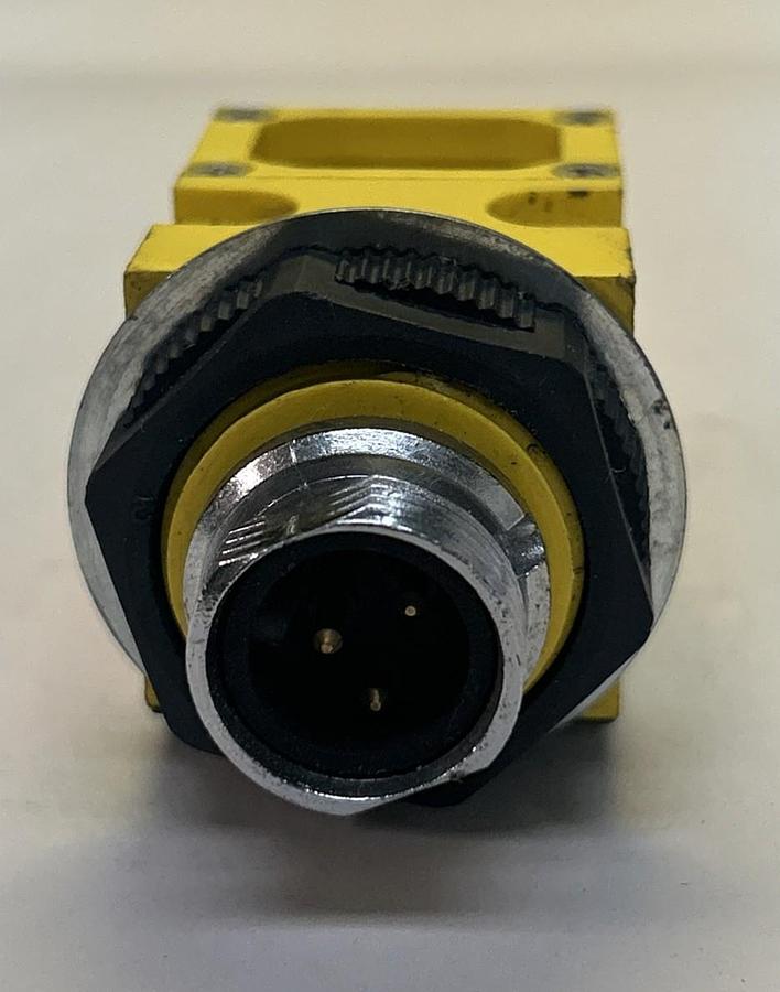 Used BANNER,SM2A912FQD,PHOTOELECTRIC SENSOR