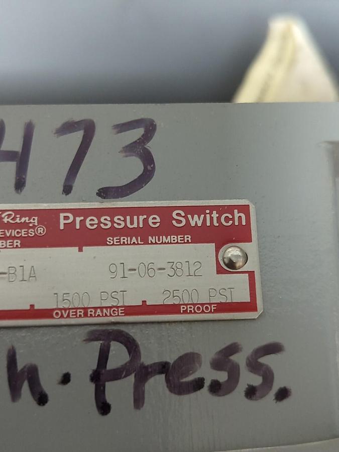 SOR,66V1-AA3-N4-B1A,PRESSURE SWITCH 12-100 PSI NOS