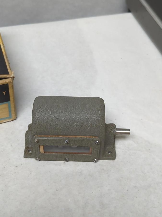 VEEDER-ROOT,D-10522-001,4-DIGIT COUNTER 116234-005 NOS