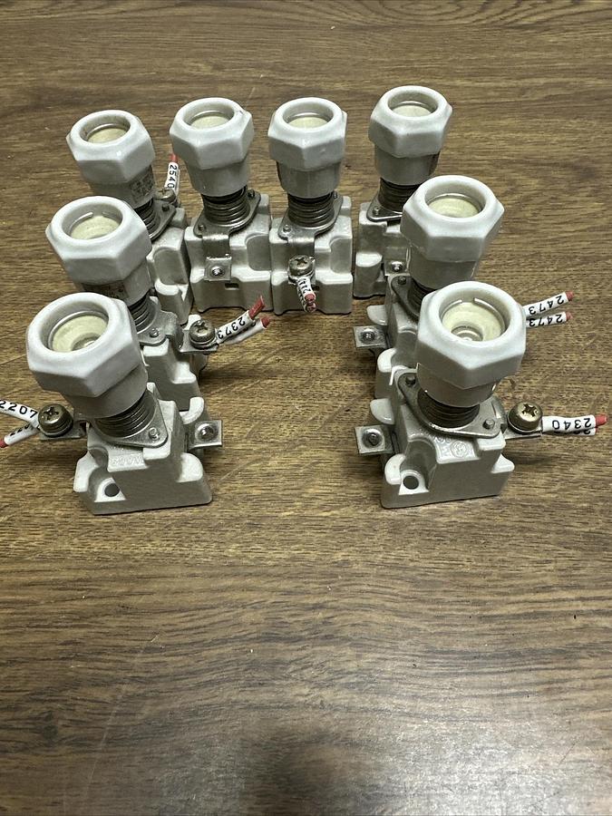 Used Fuji,41-8746,Ceramic Fuse Holder 300V 30A LOT of 8