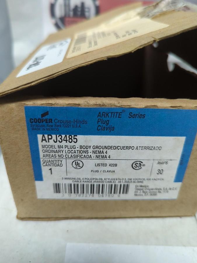 COOPER CROUSE-HINDS,APJ3485,MODEL M4 PLUG 30 AMP NOS