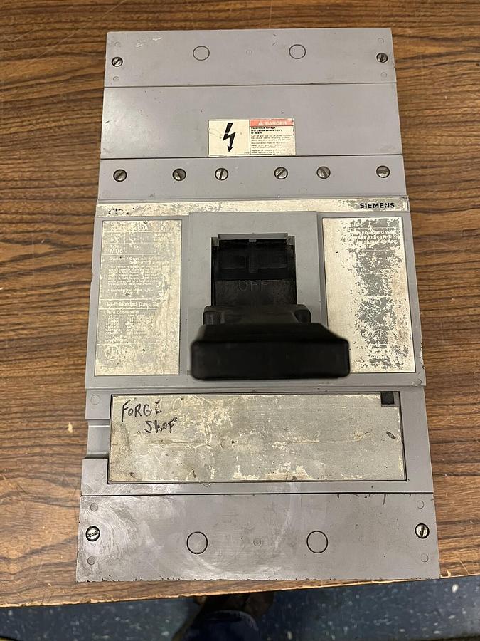 Used SIEMENS,MD63F800,CIRCUIT BREAKER 800A 600V MD6 3P