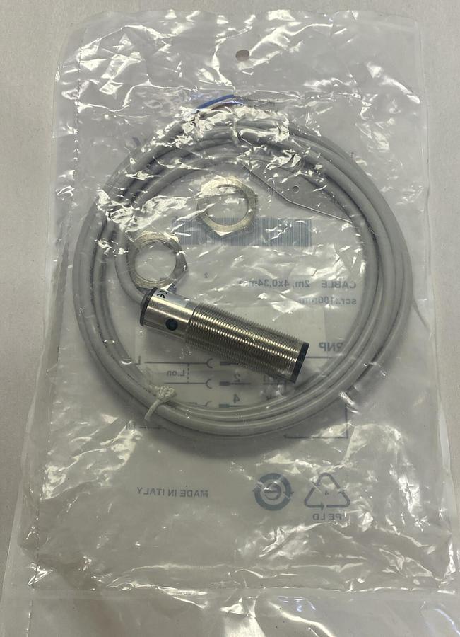 Used SICK,VTF18-4P1212,PROXIMITY SWITCH NEW