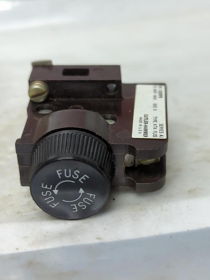 CUTLER HAMMER,C320FB,FUSE HOLDER 15 AMP 600V NOS