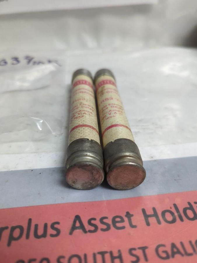 Used GOULD SHAWMUT,TRS3-3/10R,TRI-ONIC 3-3/10R AMP FUSE LOT OF 2 PRE-OWNED