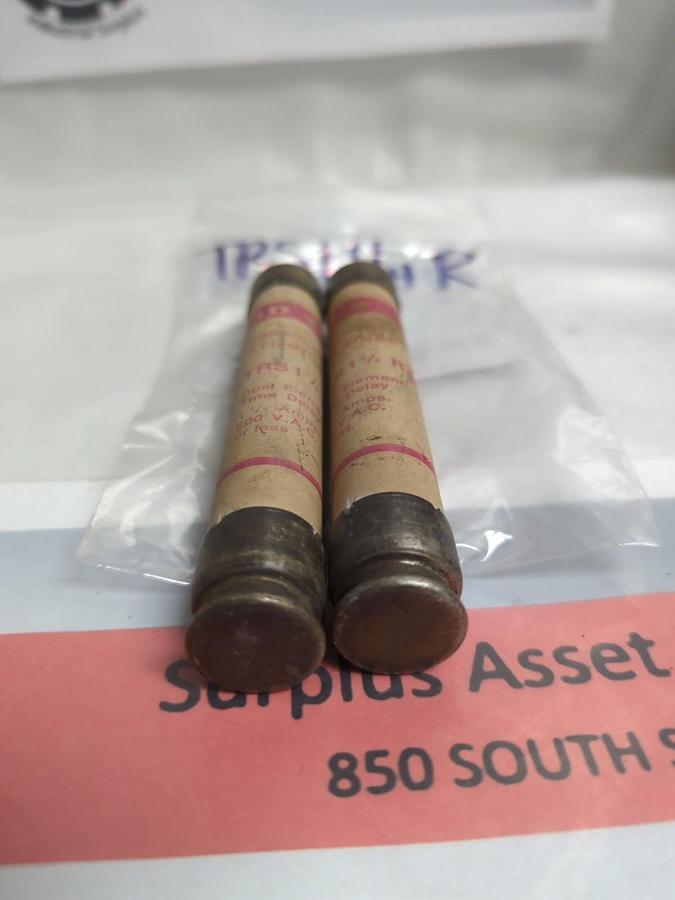 Used GOULD SHAWMUT,TRS-1-1/4R,TRI-ONIC 1-1/4 AMP FUSE LOT OF 2 PRE-OWNED