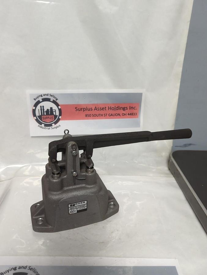 Used ROSS,3126A5007,HORIZONTAL HAND LEVER VALVE 0.3-10 BAR PRE-OWNED