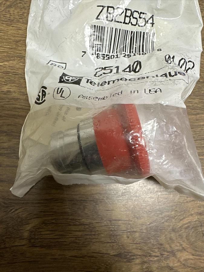 Used Telemechanique,ZB2BS54,Turn to Release Push Button