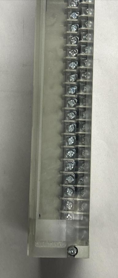 Used SCHNEIDER ELECTRIC MODICON,140-DAO-842-10,DISCRETE OUTPUT MODULE