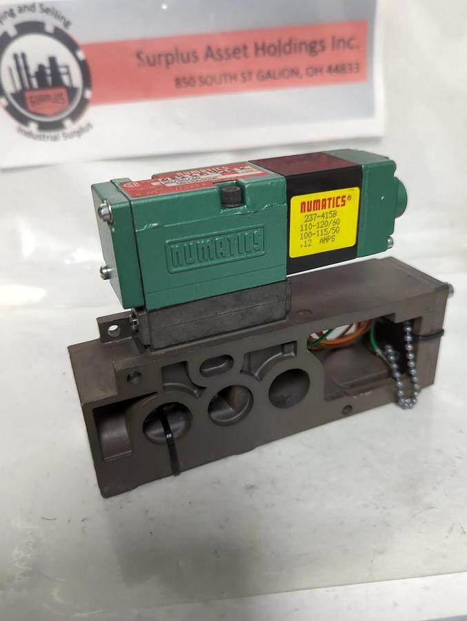Used NUMATICS,082SA425K,SOLENOID VALVE WITH 237-415B COIL AND MANIFOLD BASE