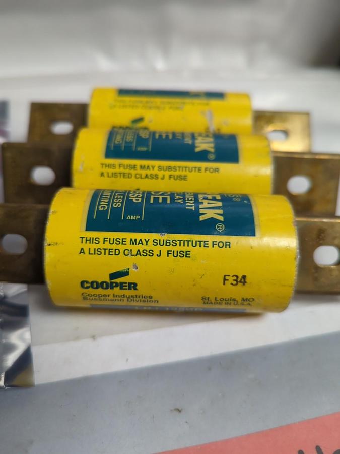 Used COOPER BUSSMANN,LPJ-125SP,LOW-PEAK FUSE 125 AMP LOT OF 3 PRE-OWNED
