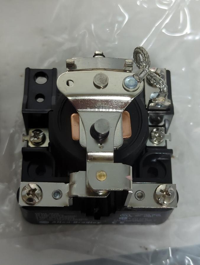 ALLEN BRADLEY,700-HG46A1,CONTROL RELAY 120V 50/60HZ NOS
