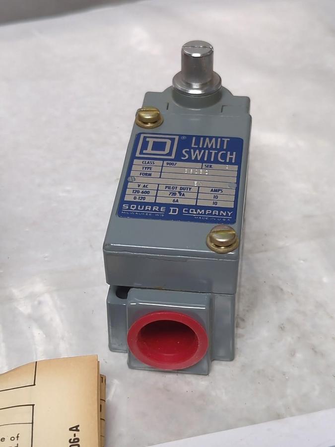 SQUARE D,B6282,SERIES A LIMIT SWITCH 10 AMP NOS