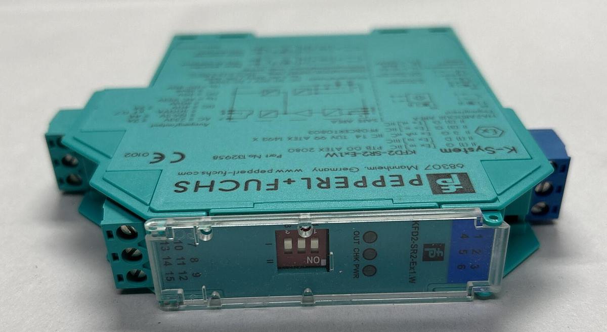 Used PEPPERL & FUCHS,KFD2-SR2-EX1.W,SWITCH AMPLIFIER NEW