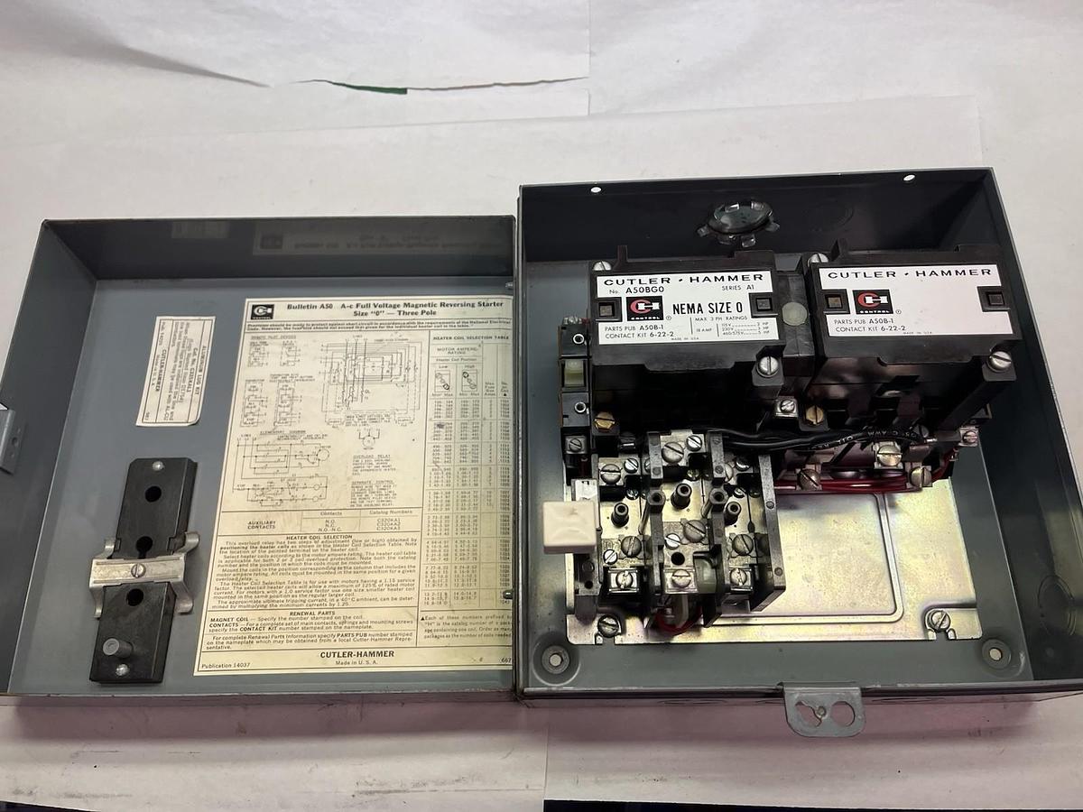 Used CUTLER HAMMER,A50BG0,REVERSING STARTER SIZE 0 W/ENCLOSURE