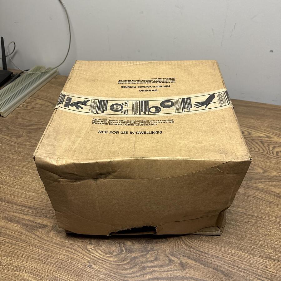 Hubbell,NRG415P8,High Performance Ceiling or Canopy Mount 150W Lights