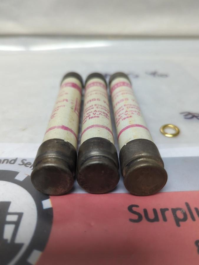 Used GOULD SHAWMUT,TRS 5-6/10,TR-ONIC 5-6/10 AMP FUSE LOT OF 3 PRE-OWNED