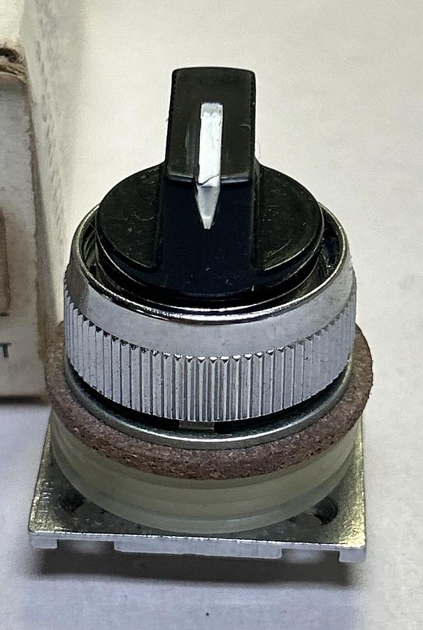 CLARK,100MCD1,PUSH BUTTON NOS