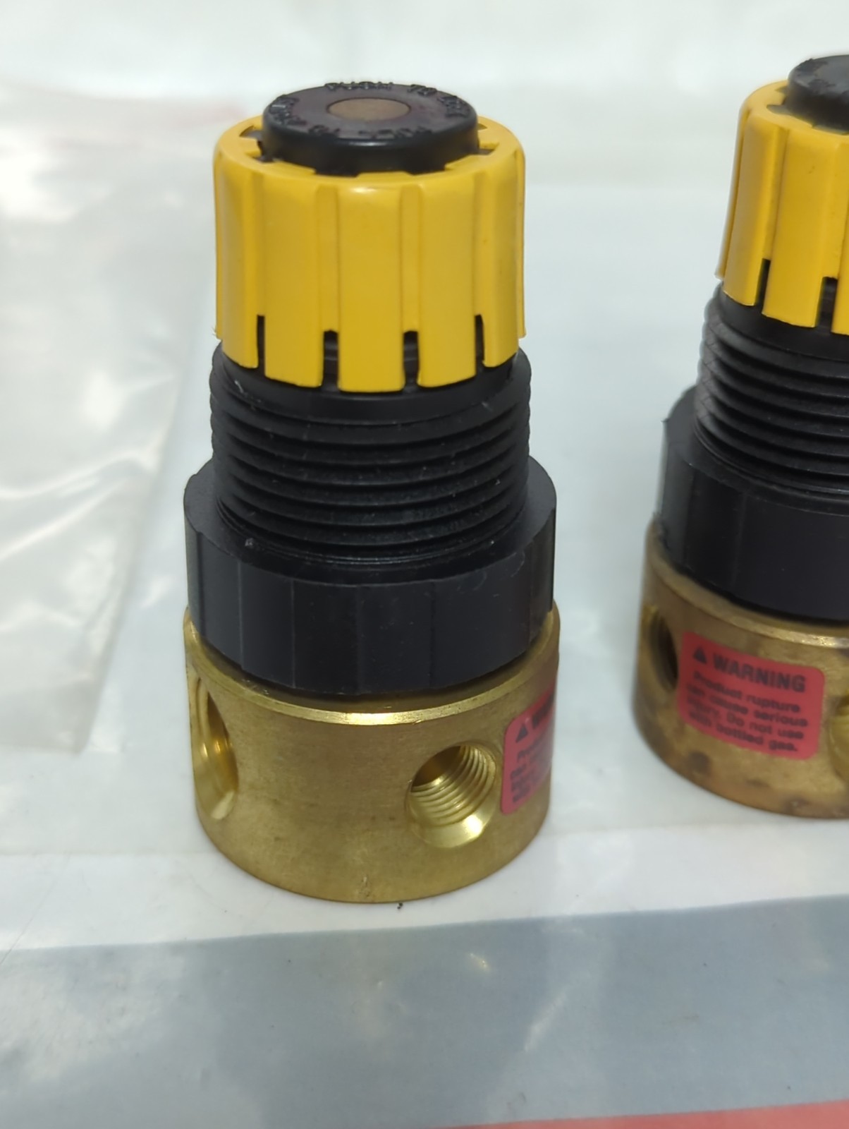 Used SCHRADER BELLOWS,58523040,PNEUMATIC PRESSURE REGULATOR 250 PSIG LOT OF 2 USED