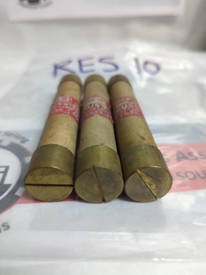 COOPER BUSSMANN,RES-10,RENEWABLE 10 AMP FUSE LOT OF 3 PRE-OWNED