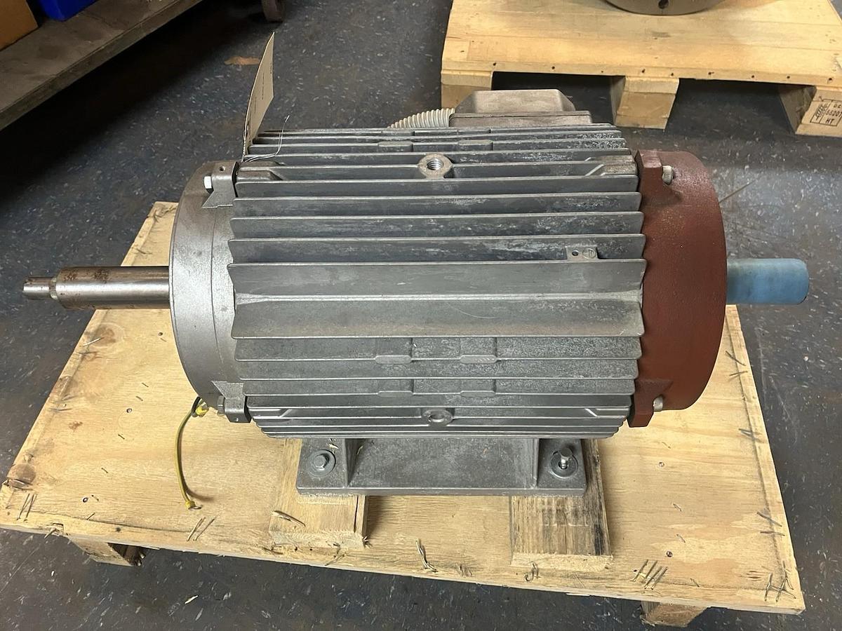 SOGA,9G160290XE175,DUAL SHAFT MOTOR 25HP 400V 3520RPM 3PH 160L/2