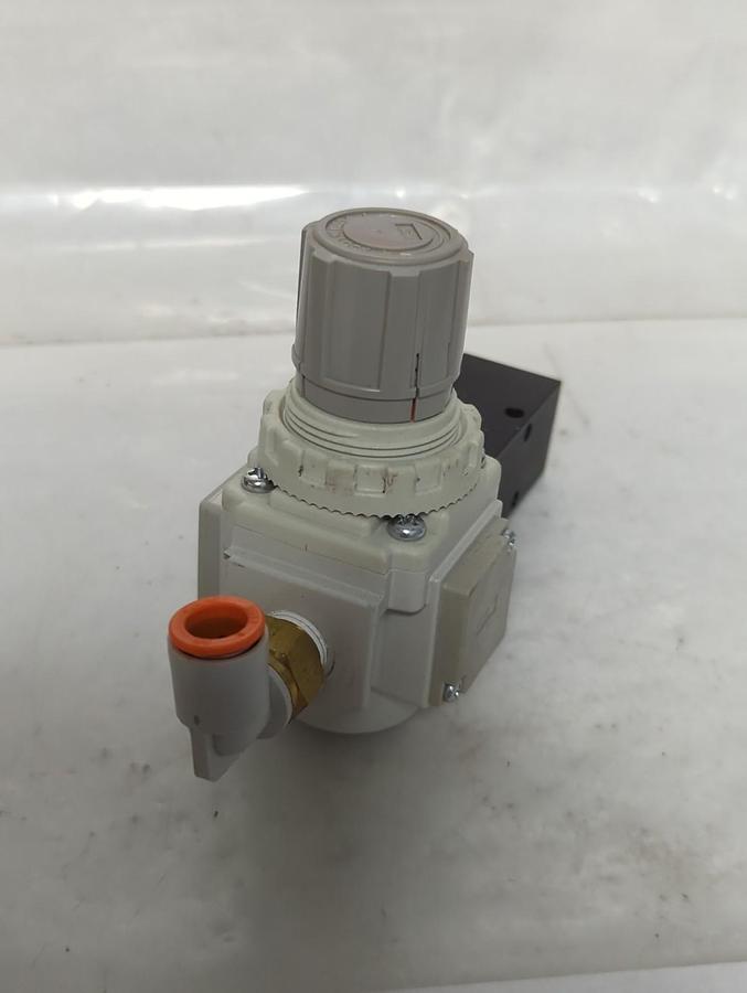 Used SMC,AR25-NO2E-Z-B,AIR PRESSURE REGULATOR ASSEMBLY PRE-OWNED
