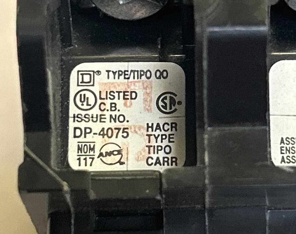 SQUARE D,QO220,CIRCUIT BREAKER 20A 120/240V 2P LOT OF 2 NOS