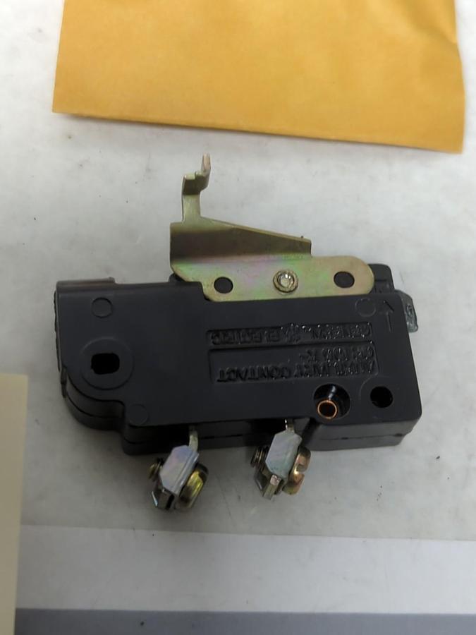 GENERAL ELECTRIC,CR105X100P,AUXILIARY CONTACT KIT 10 AMP NOS