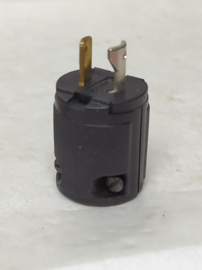 HUBBELL,7465V,TWISTLOK VALISE DEAD FRONT PLUG 15A 125V. AC OR DC NOS